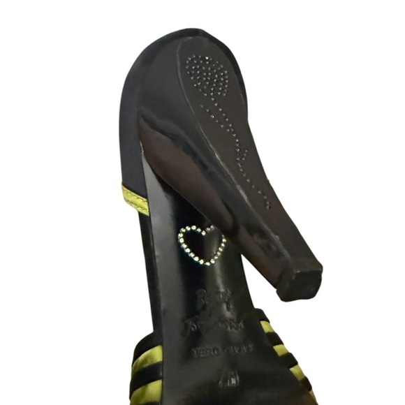 Y2k Vintage Betsey Johnson Black and Green Flats with Modern Silhouette - Picture 2 of 5